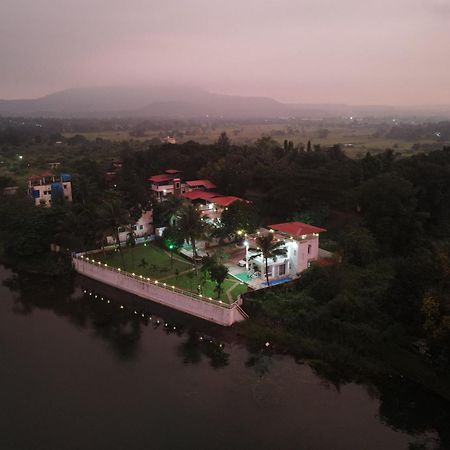 Pineapple Stay Khopoli Exteriör bild