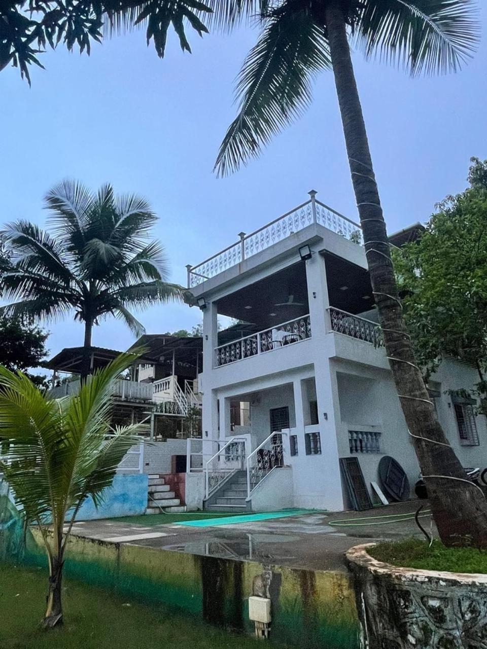 Pineapple Stay Khopoli Exteriör bild
