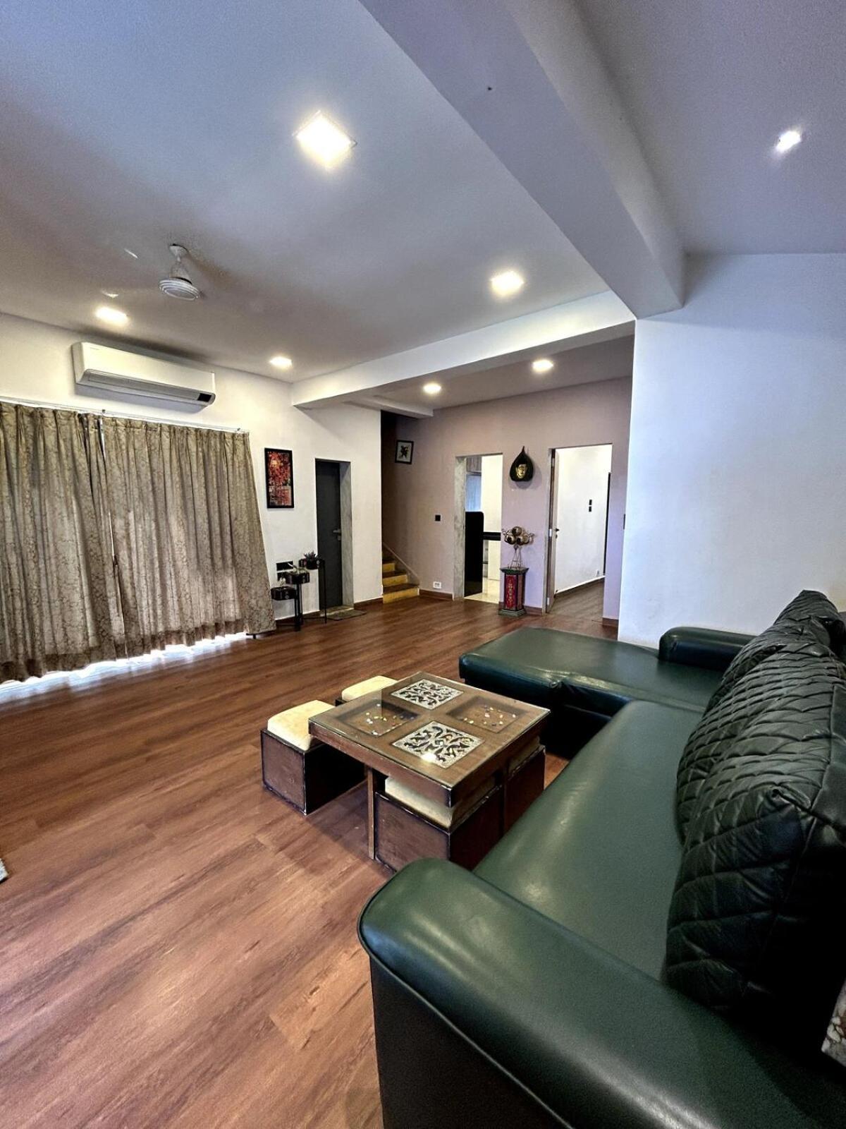 Pineapple Stay Khopoli Exteriör bild