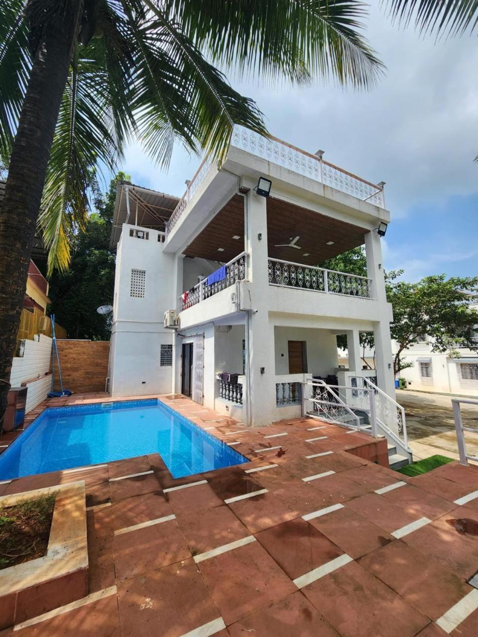 Pineapple Stay Khopoli Exteriör bild